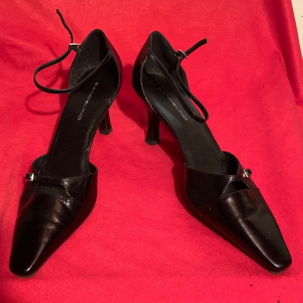 Bandolino Black Patent Mary Jane Pointed Toe Heels